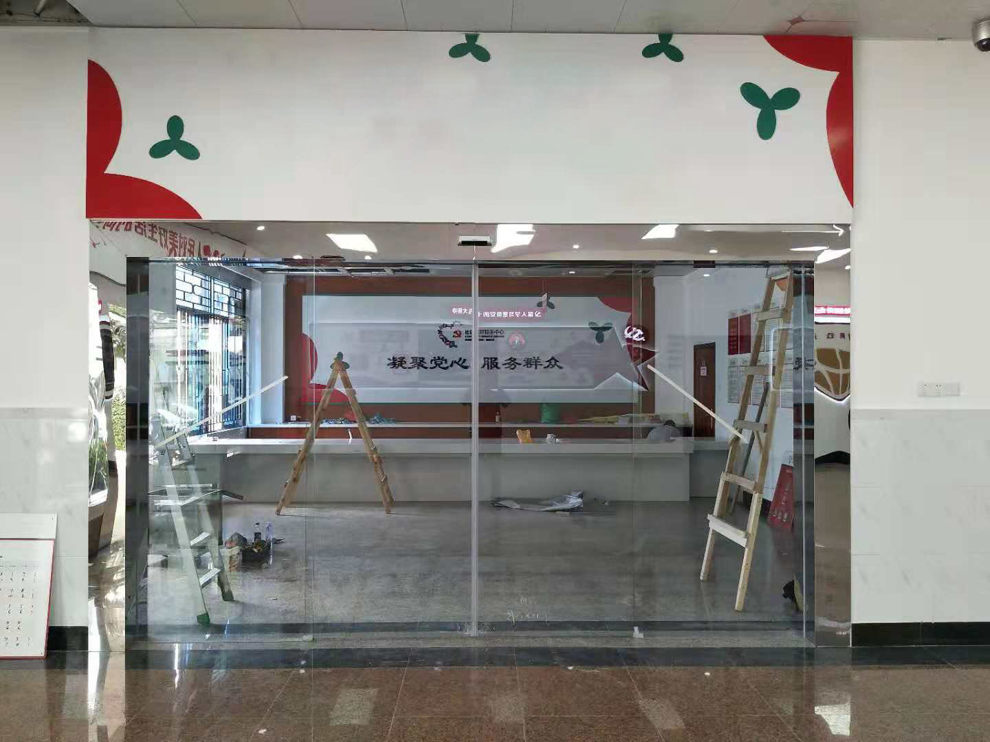 玻璃感應(yīng)門